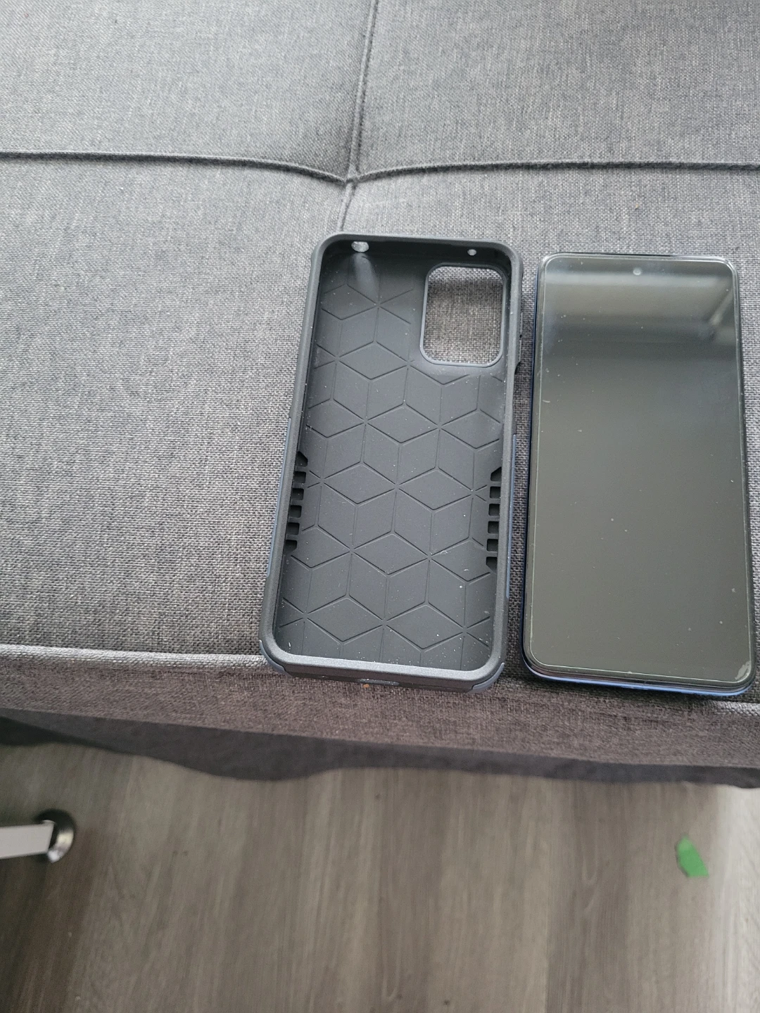 Google Pixel 6 smartphone - photo 2