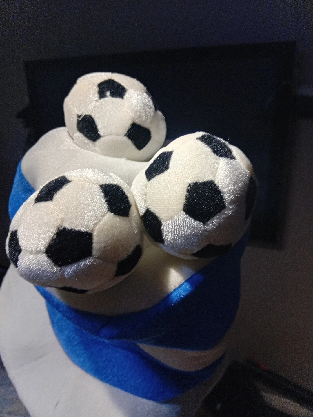 Novelty soccer ball plush top hat - photo 2
