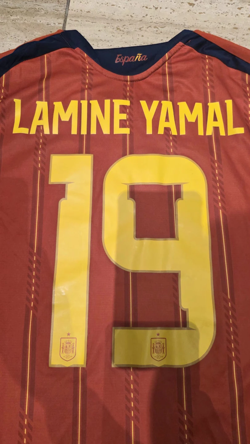 Lamine Yamal #19 Spain home jersey