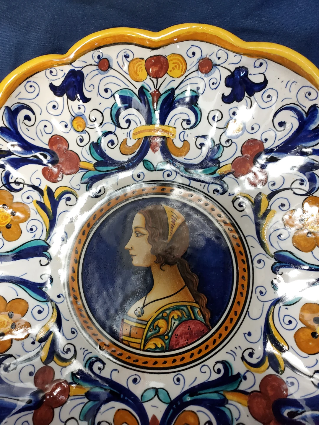 Antique ARS DERUTA Italy Wall Dish - Renaissance Bella Donna - photo 4