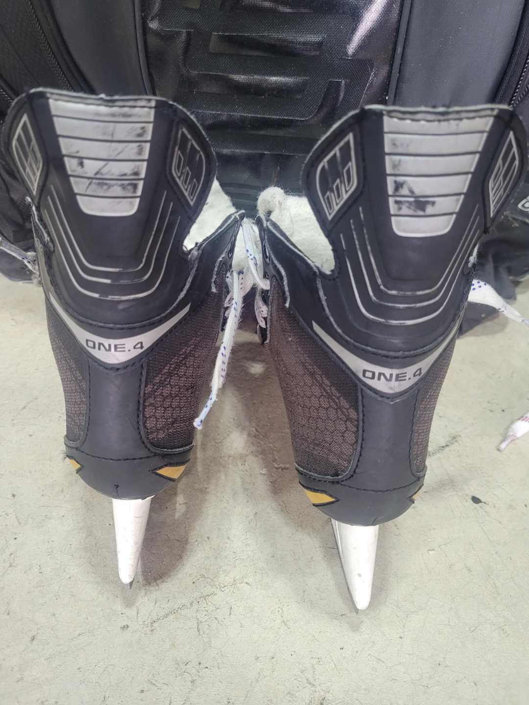 Bauer Supreme ONE.4 Ice Skates Size 2R - photo 3