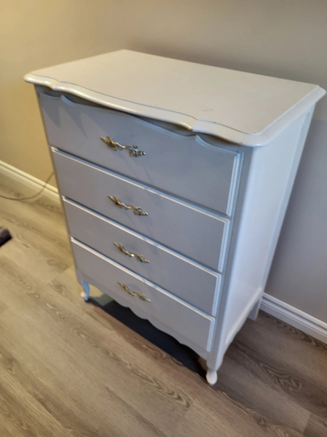 White 4-Drawer Chest of Drawers - photo 2