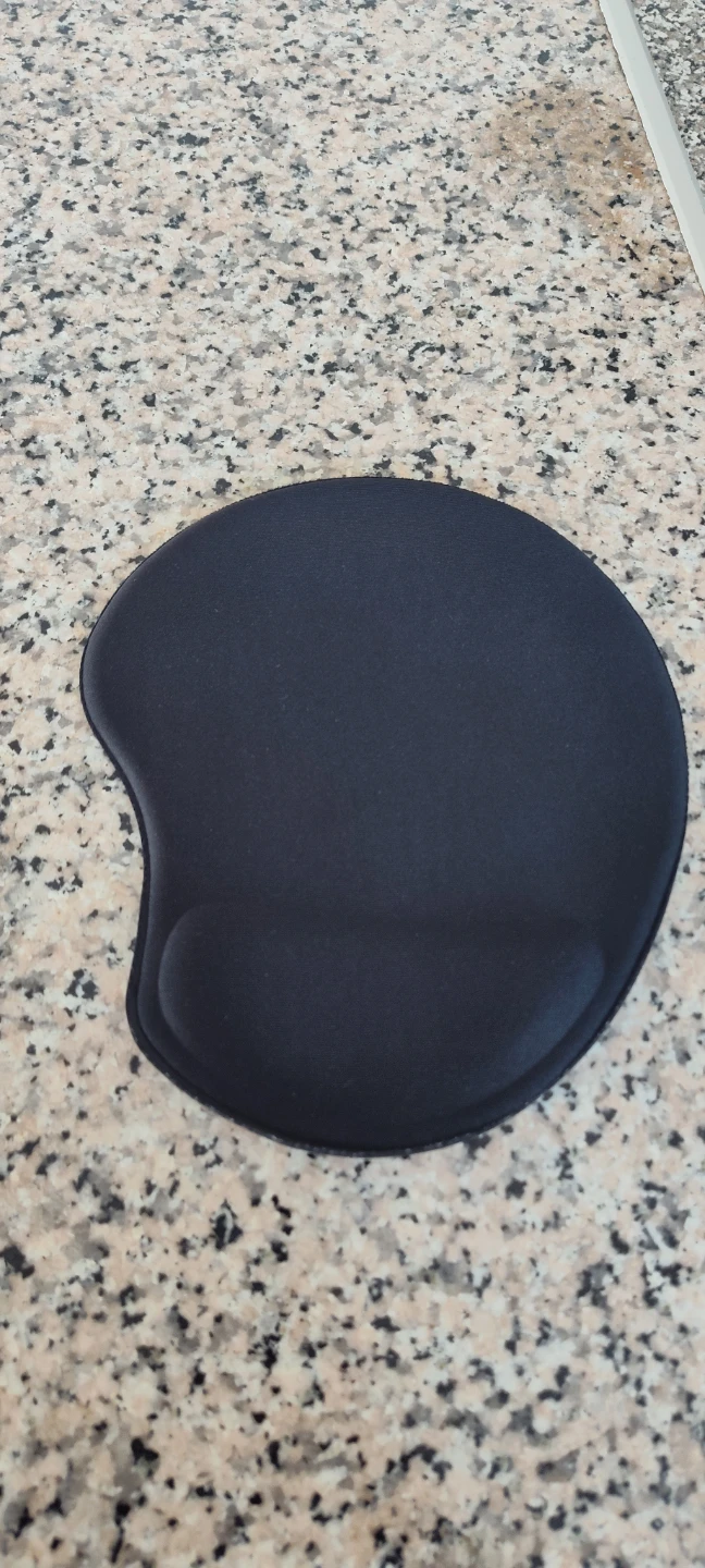 Mouse pad with wrist rest