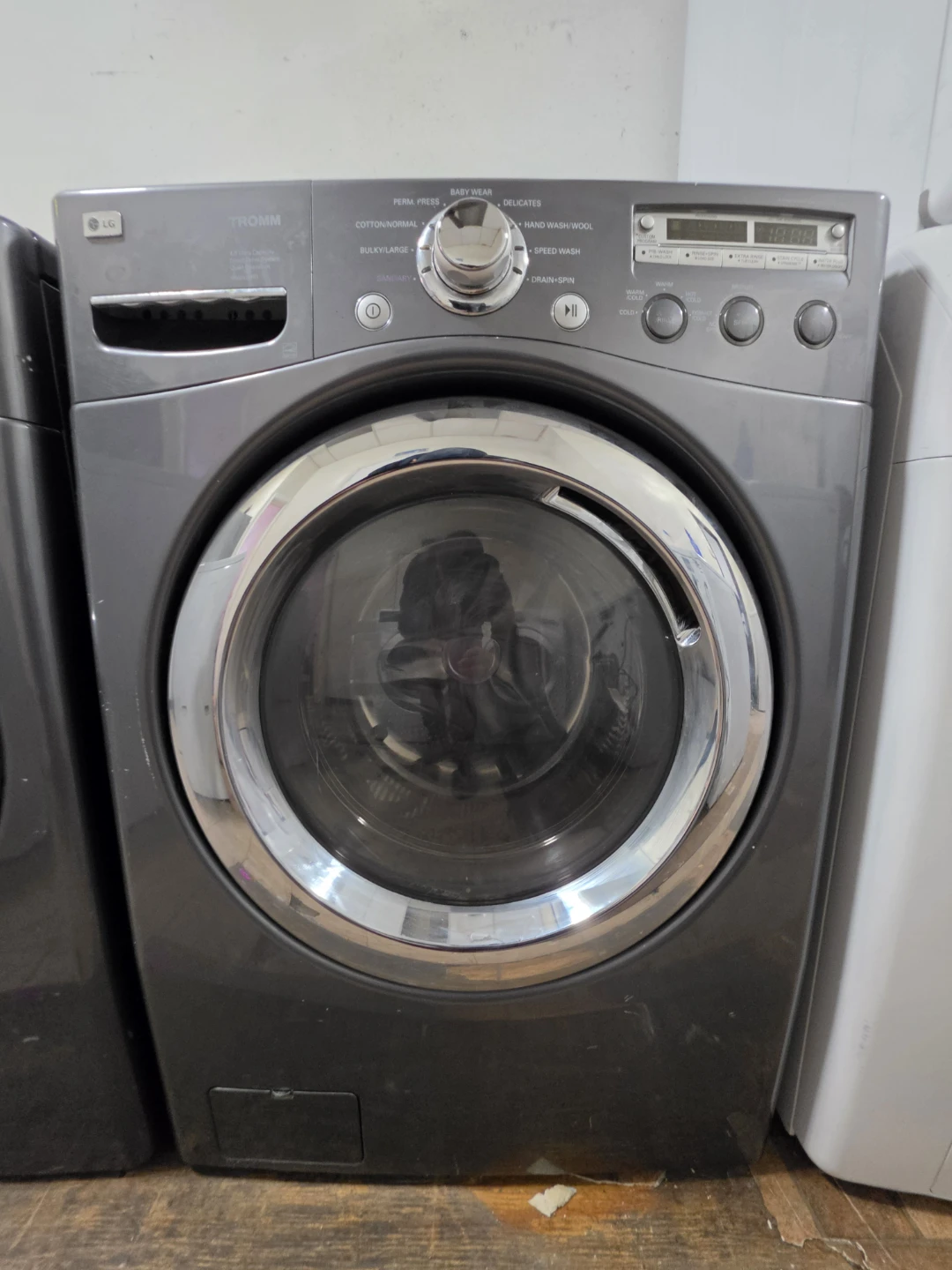 LG Tromm Front Load Washer and Dryer Set - photo 2