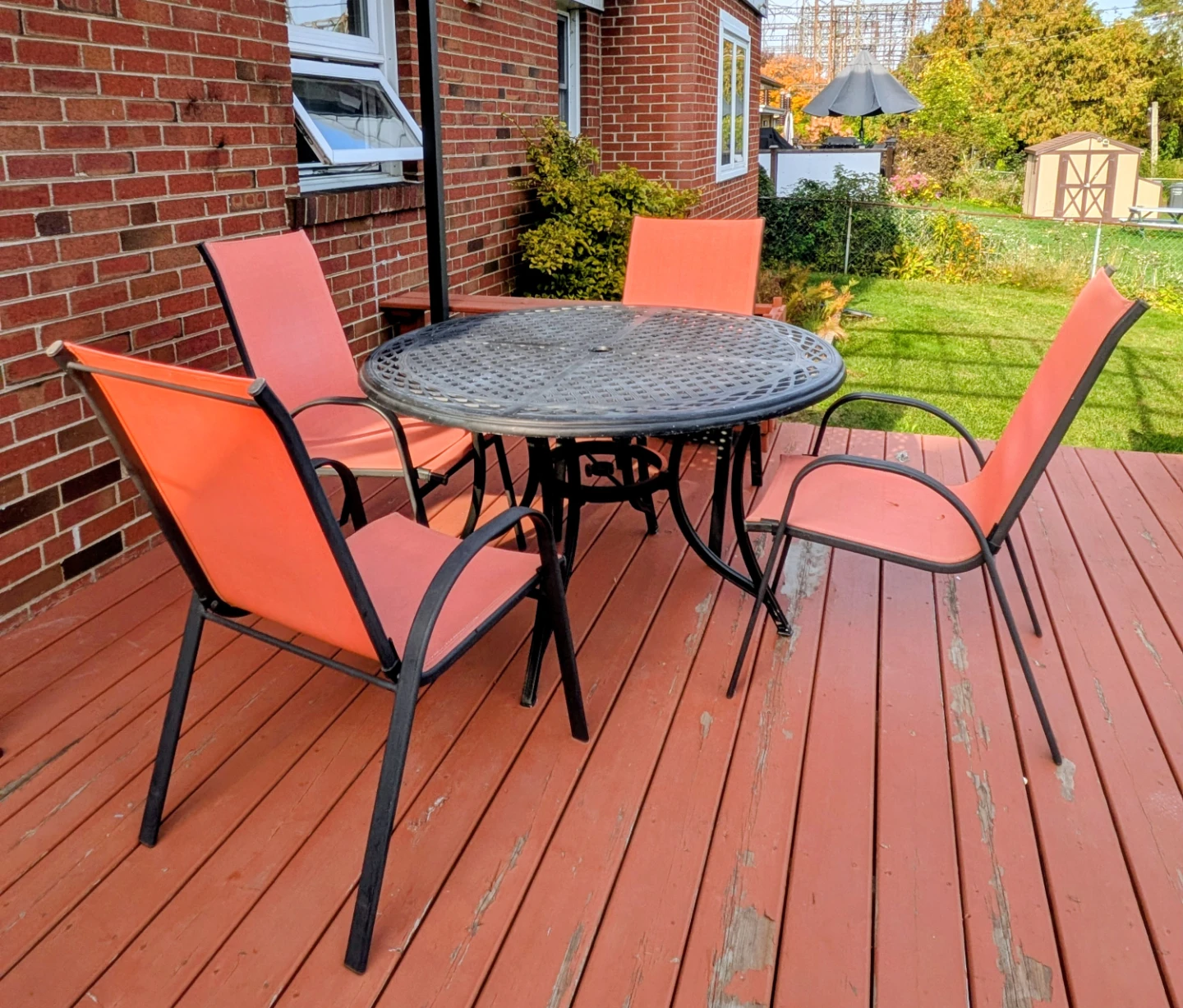 48" Cast aluminum table + chairs - photo 2
