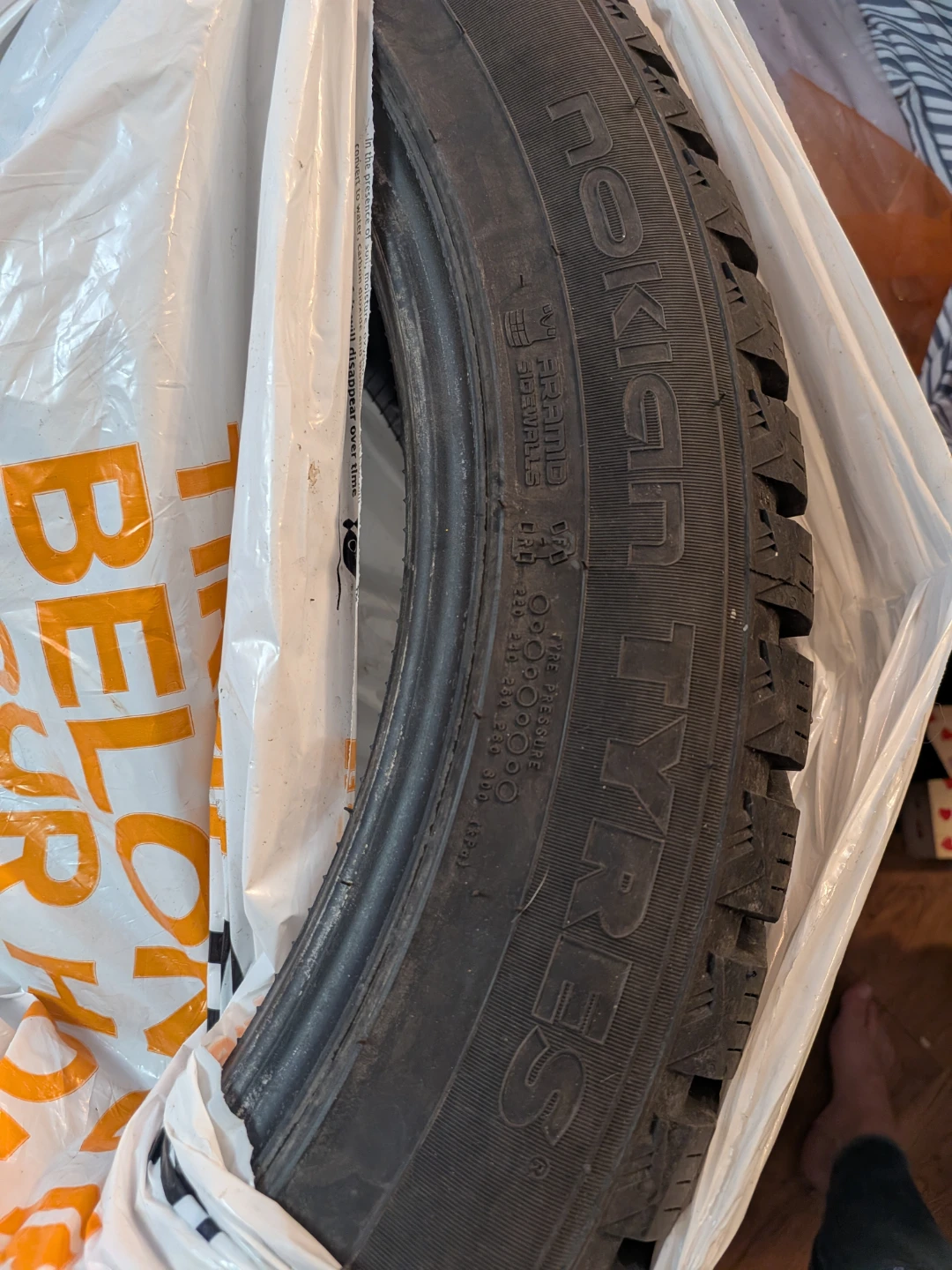4 Nokian Hakkapeliitta Winter Tires 255/45R20 - photo 5