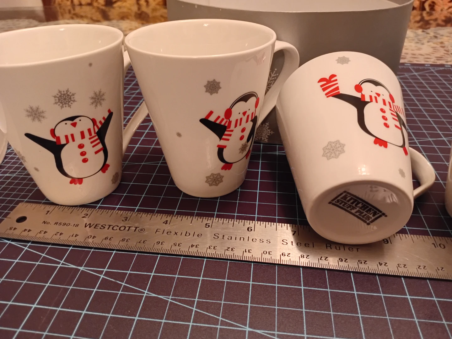Set of 4 Penguin Holiday Mugs - photo 4