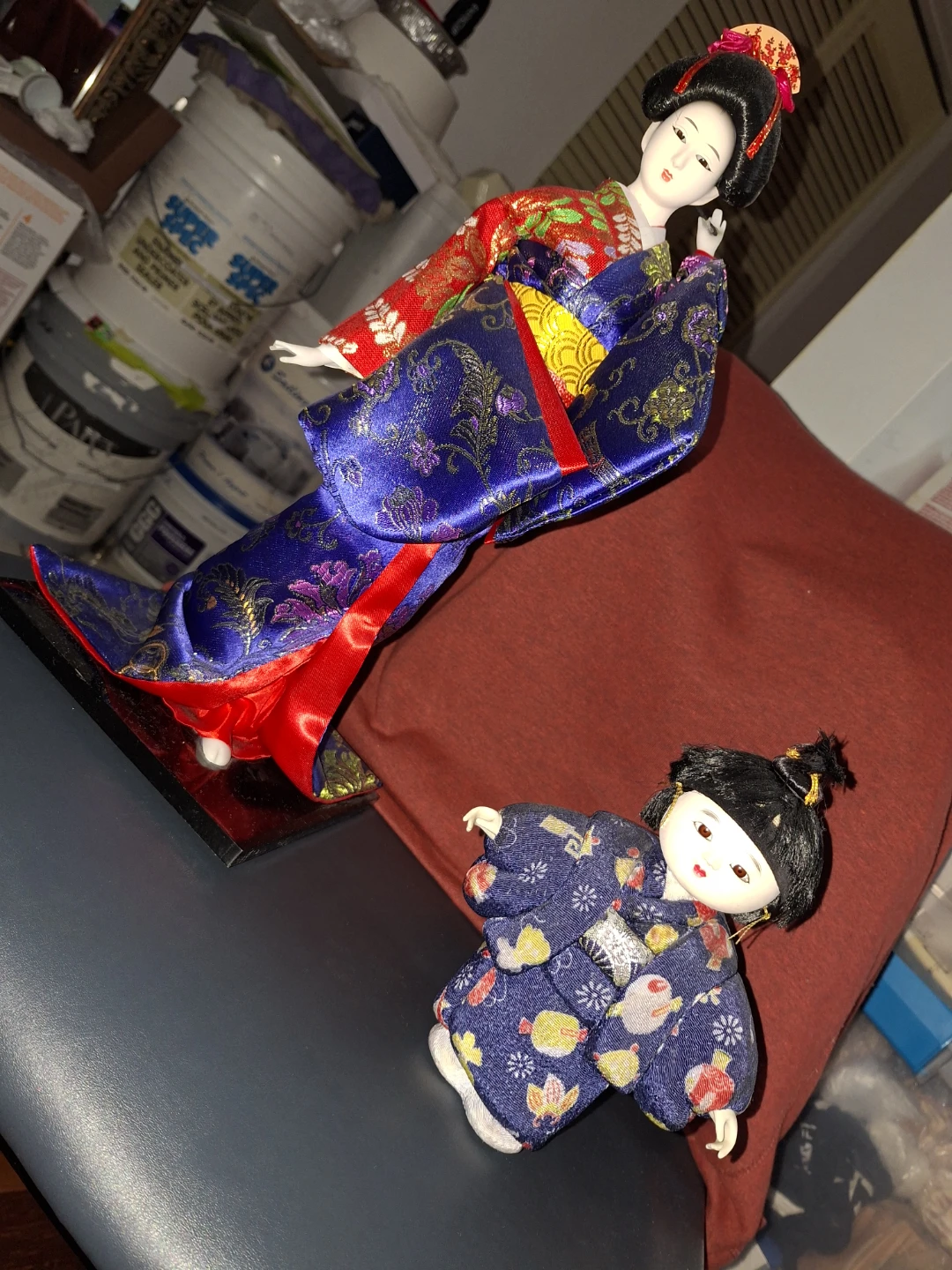 Set of two Japanese kimono dolls