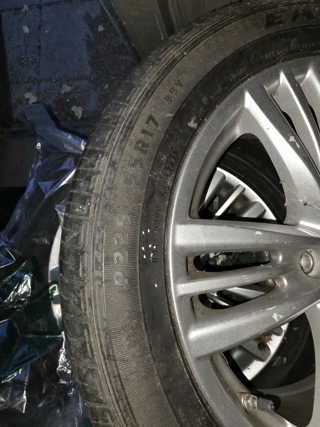 Set of 4 Infiniti Wheels with Goodyear Tires - photo 3
