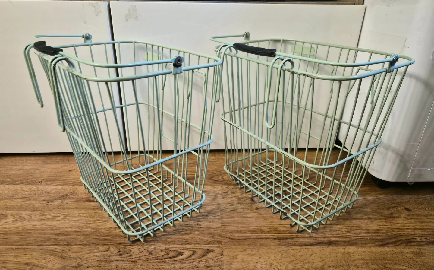 TWO Basil Bike Baskets + FREE bike rack + bungee cords - photo 5