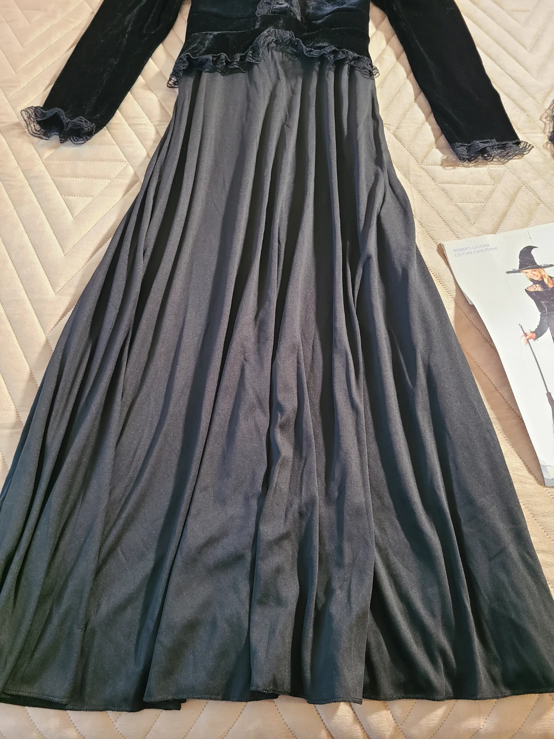 Halloween Witch Costume - photo 4