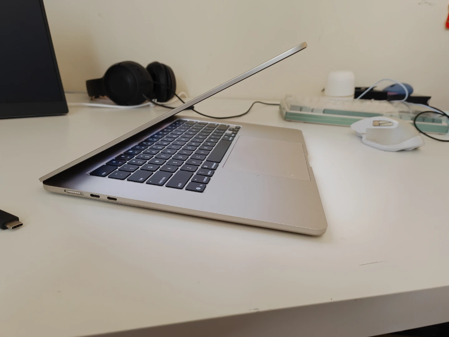 Apple MacBook Air M4 15-inch - photo 3