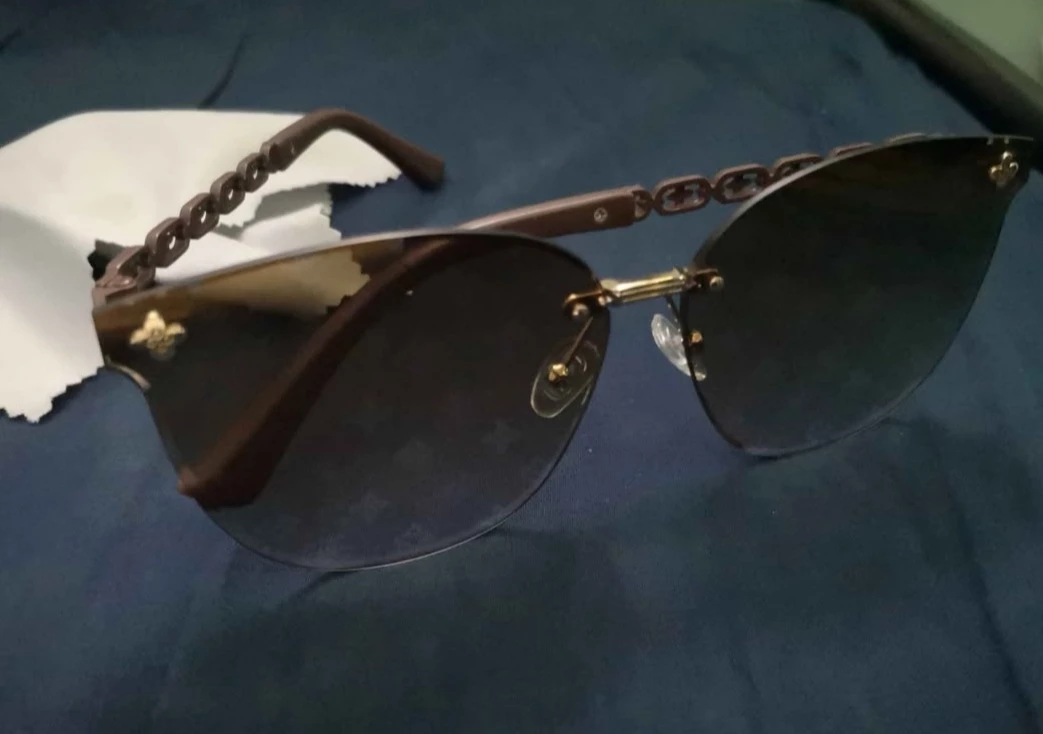 Louis Vuitton Link Sunglasses