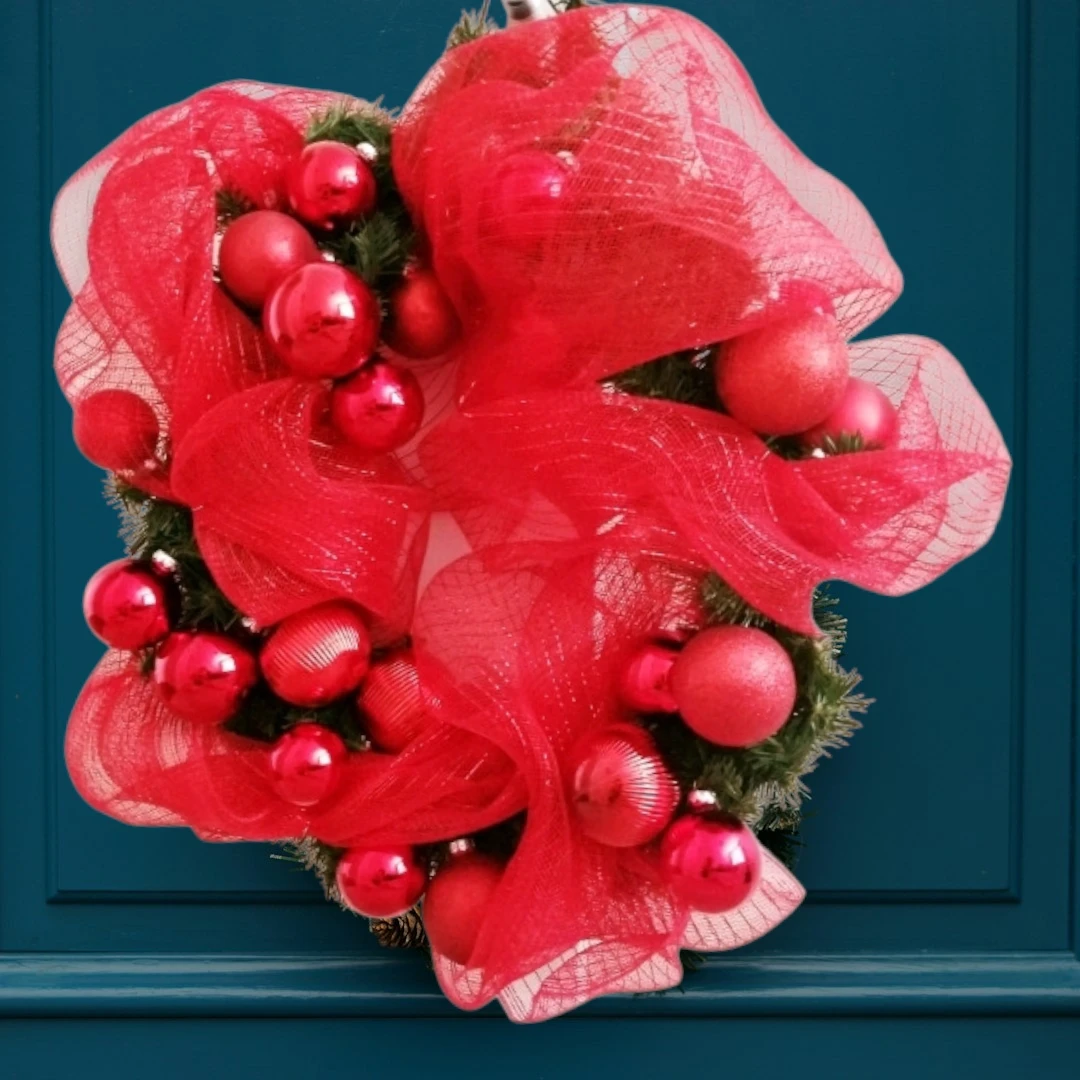 Red mesh Christmas wreath