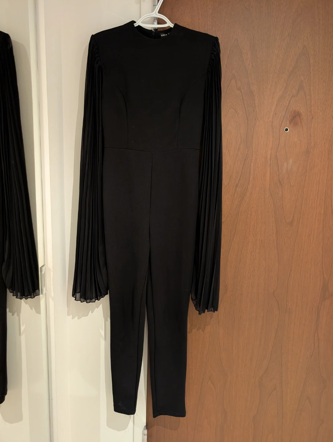 SHEIN black jumpsuit with pleated sleeves - photo 4