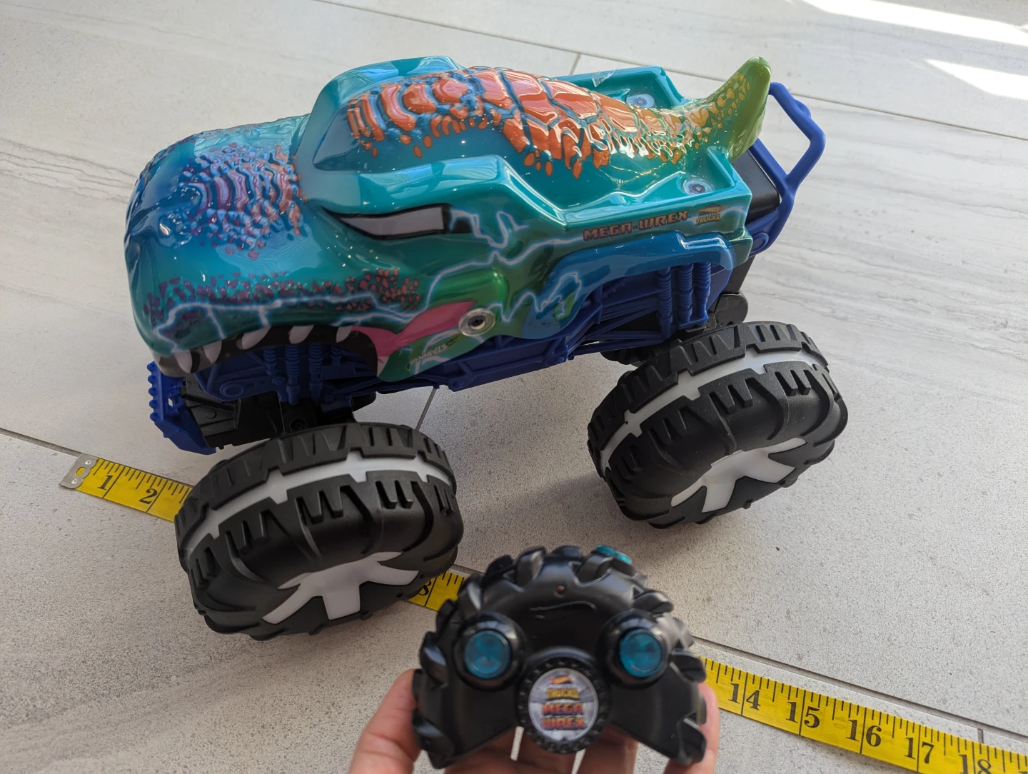 Hot Wheels Monster Trucks Mega-Wrex Alive Remote Control Car