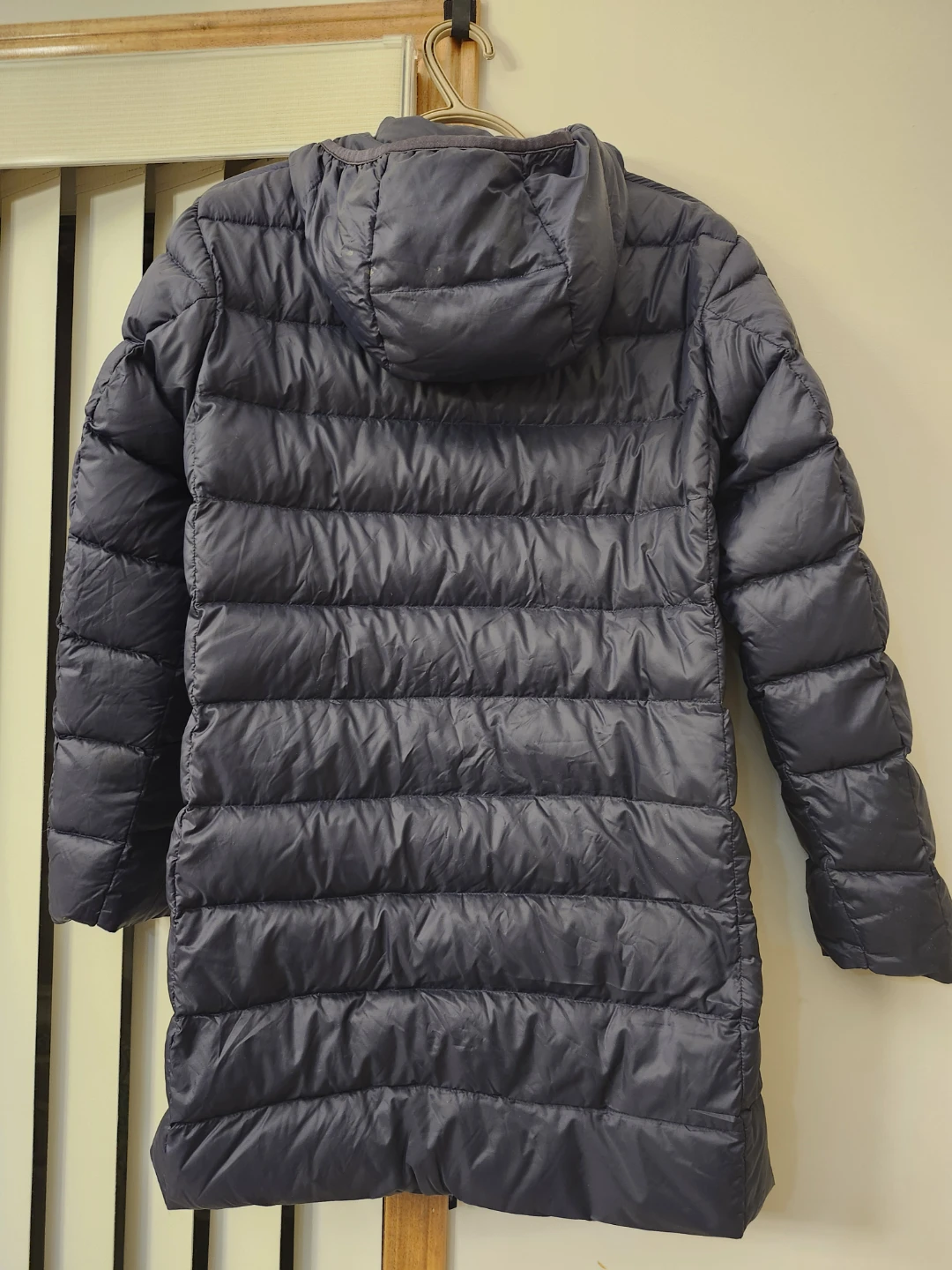 Uniqlo Hooded Down Coat - Small - photo 4