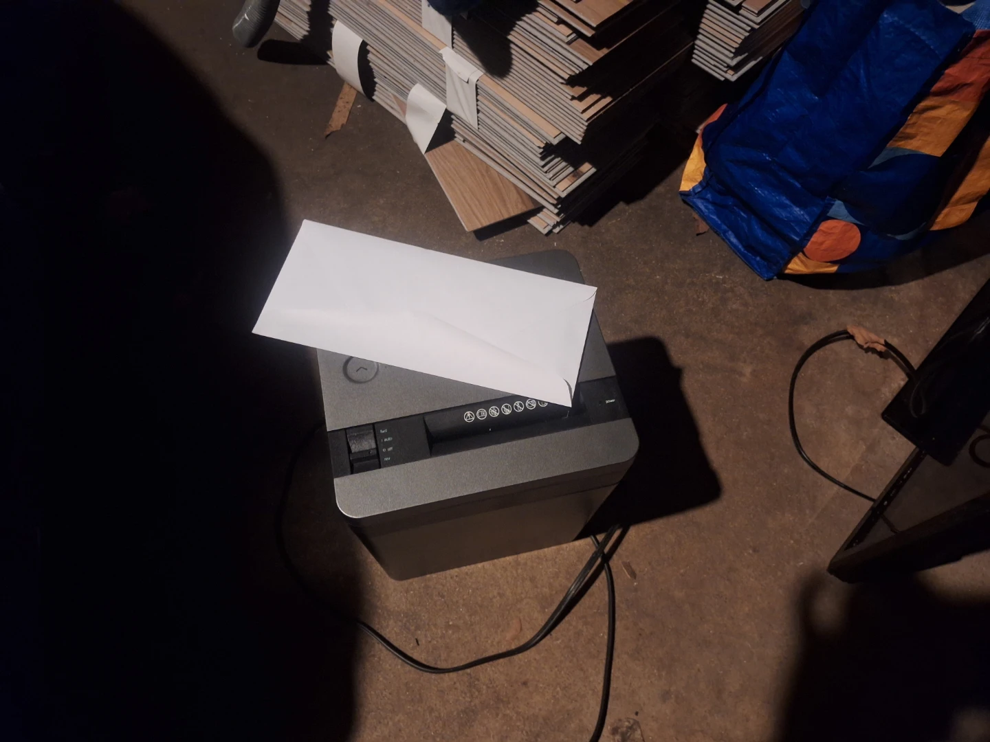 Royal DT4 Cross-cut paper shredder