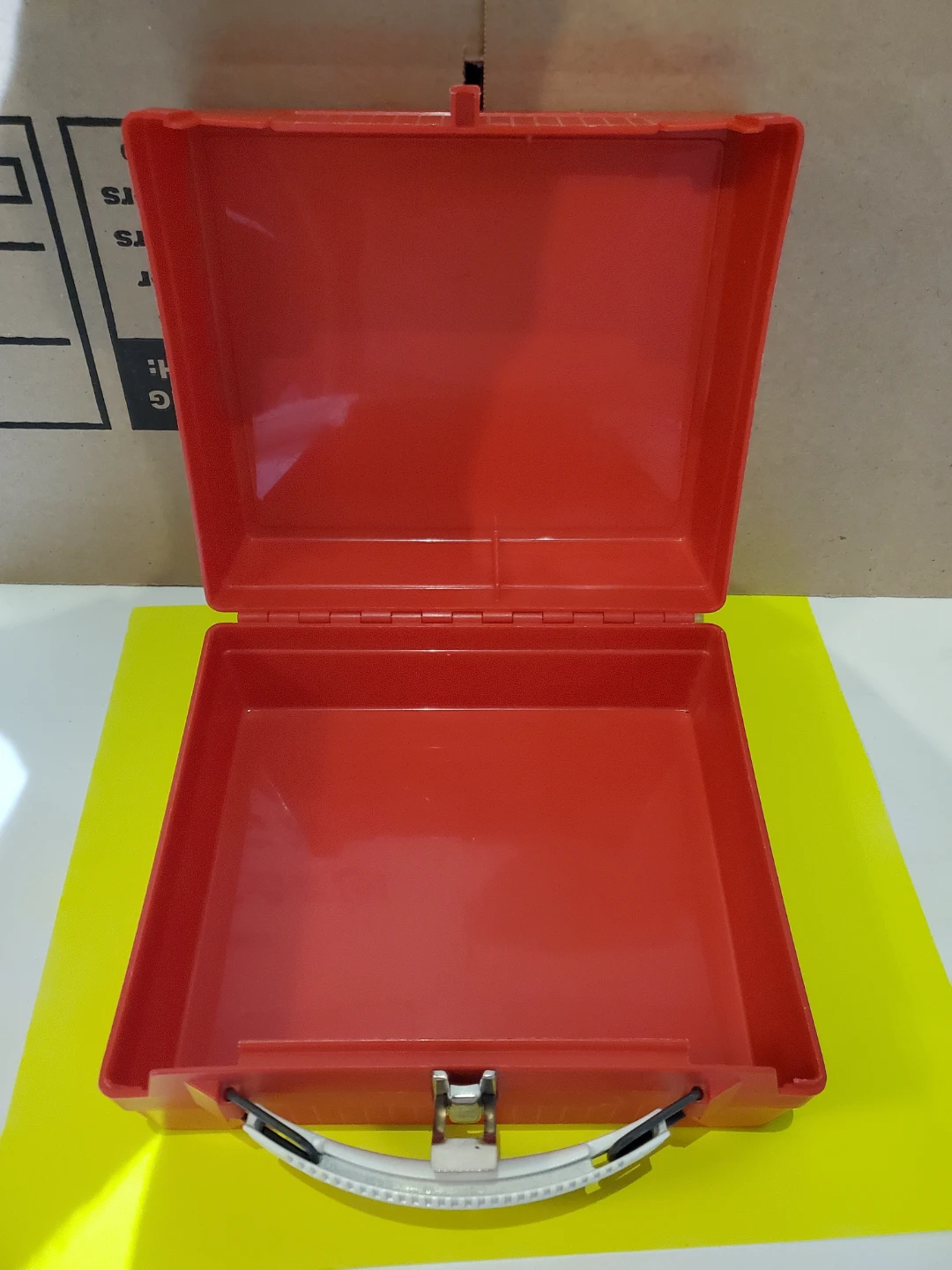 Vintage Red Lunchbox [1979 Disney.🇨🇦] - photo 2