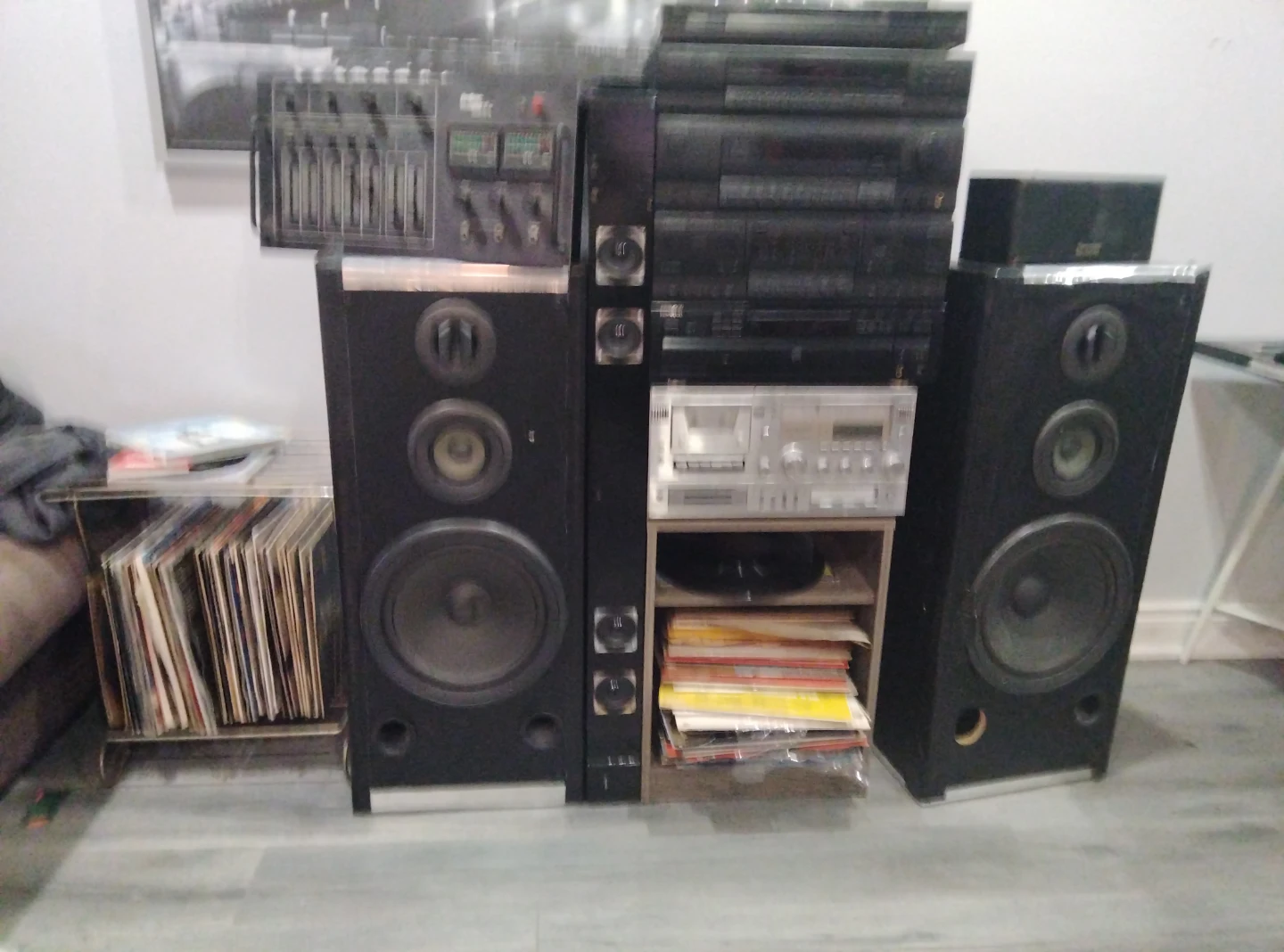 Kenwood Stereo System with Speakers