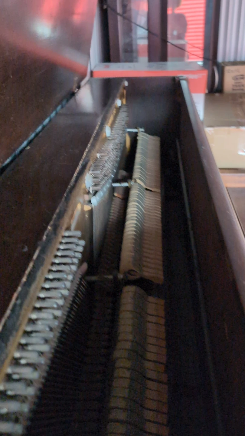 Upright piano - photo 2