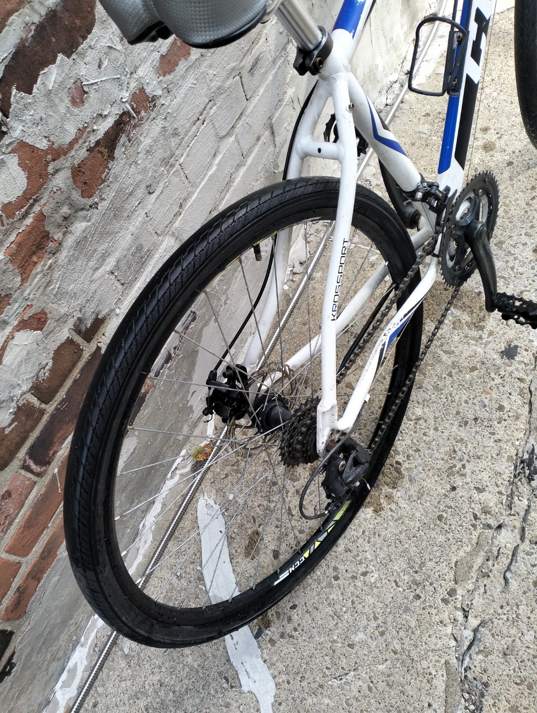 CCM Krossport Hybrid Bicycle - photo 3