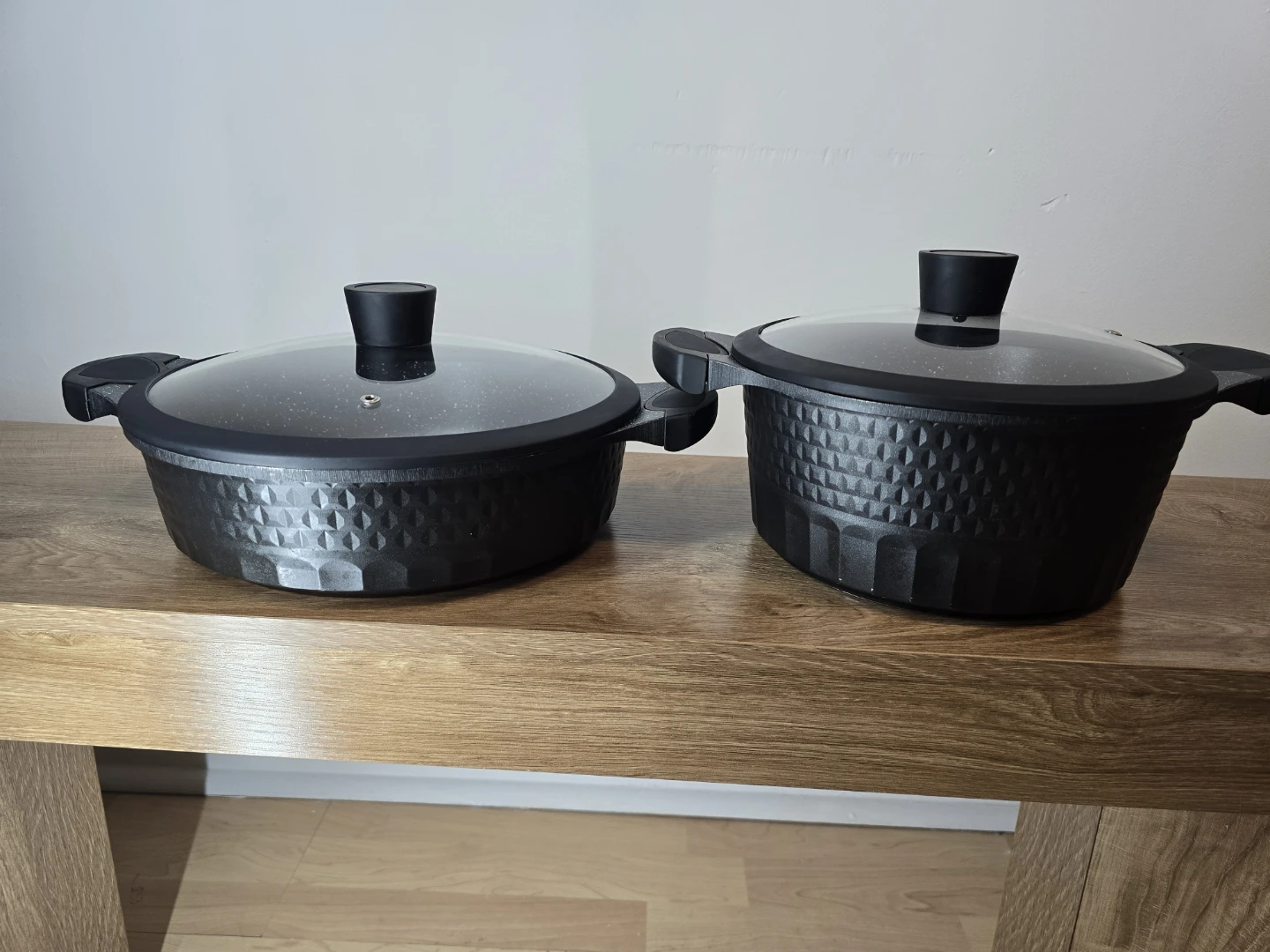 Two Black Speckled Non-Stick Pots with Lids - photo 4