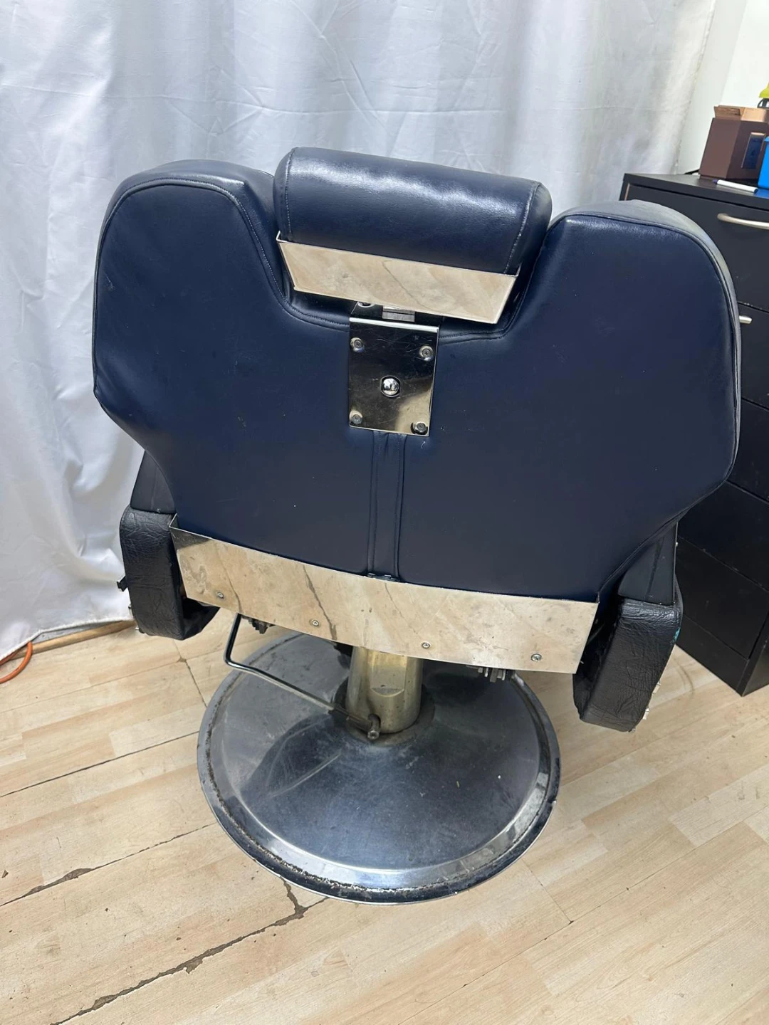 Professional Barber Chair - photo 2