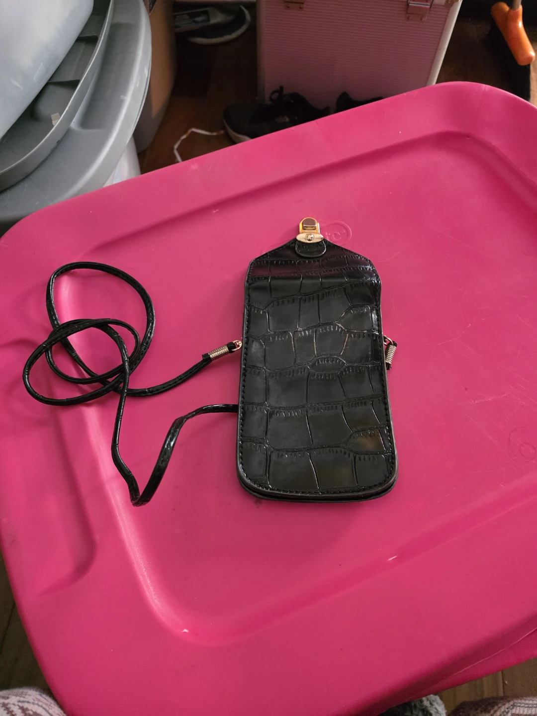 Black Croc-Embossed Crossbody Phone Bag - photo 3