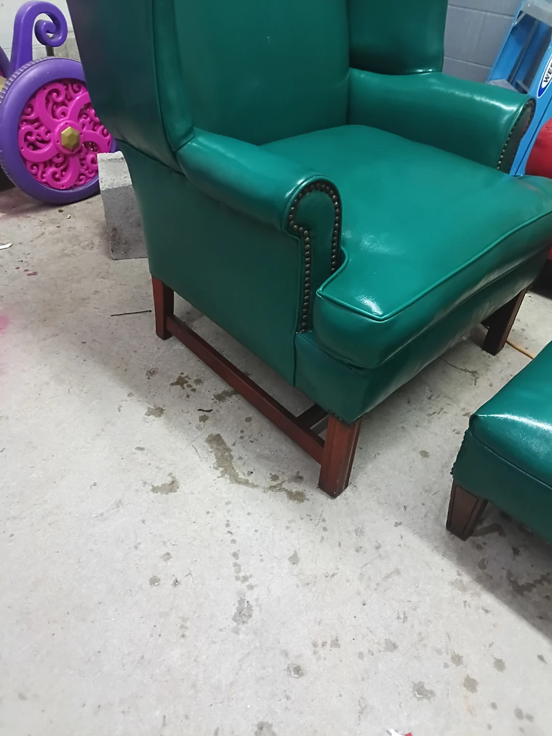 Green Wingback Chair with Ottoman - photo 2