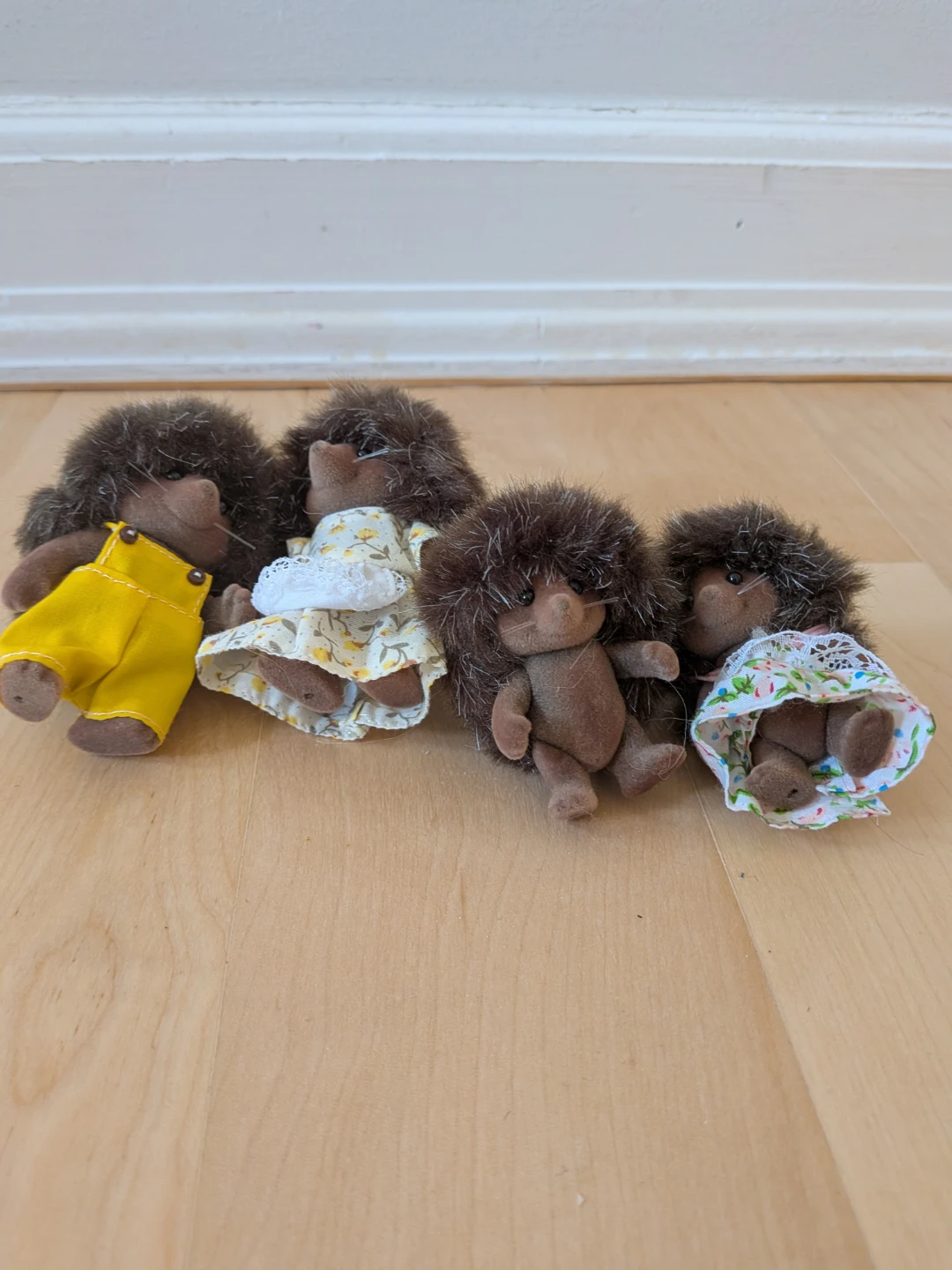 Calico Critters Hedgehog Family