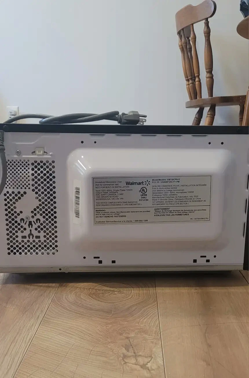 Hamilton Beach Microwave EM720CPN-S - photo 3