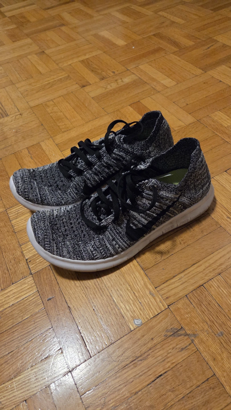 Nike Free Flyknit Running Shoes size 7