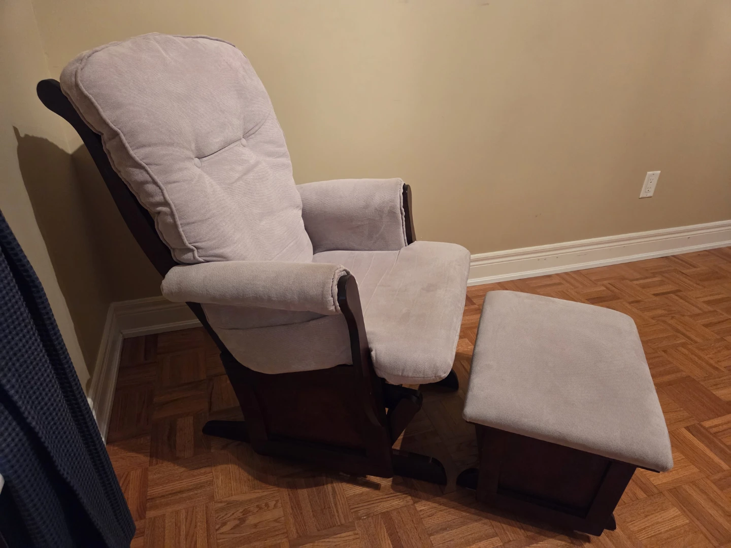 Glider Rocking Chair with Ottoman