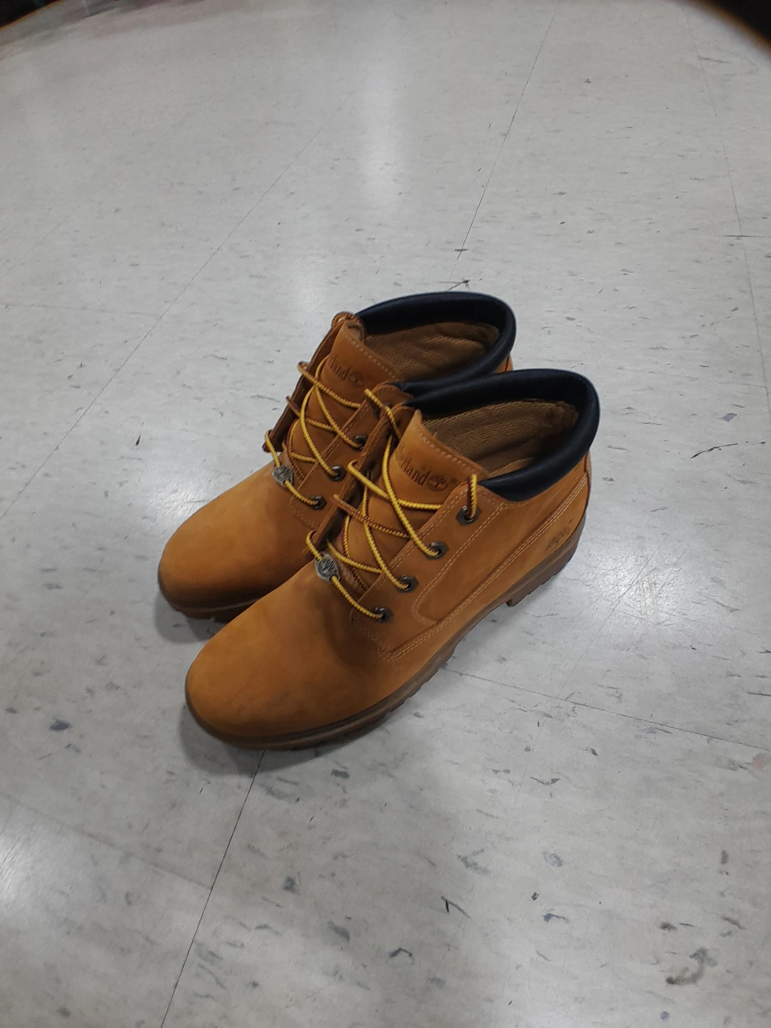 Timberland Wheat Nubuck Ankle Boots Women's Size 9.5 - photo 3