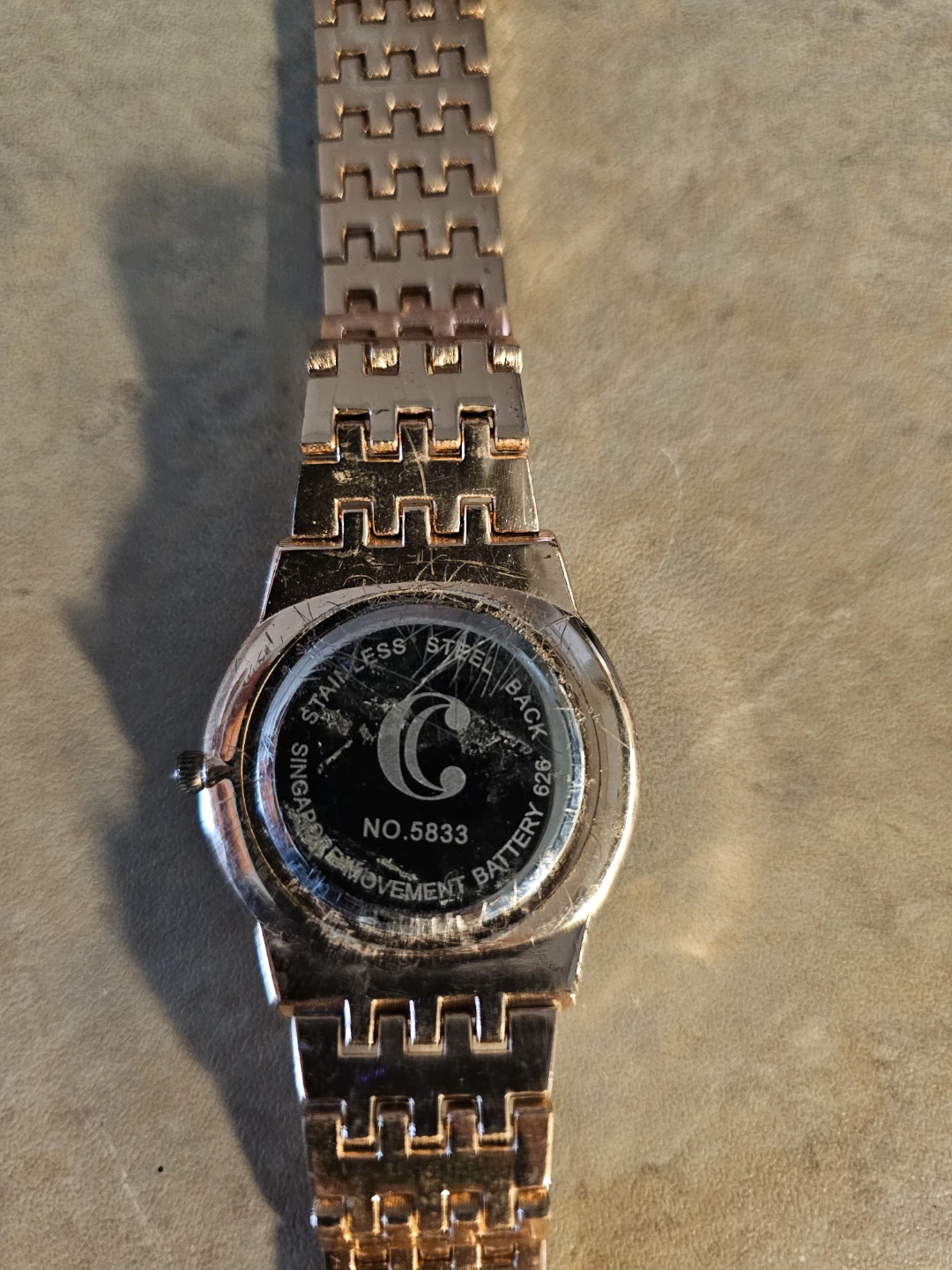 Rose gold-tone quartz watch - photo 3