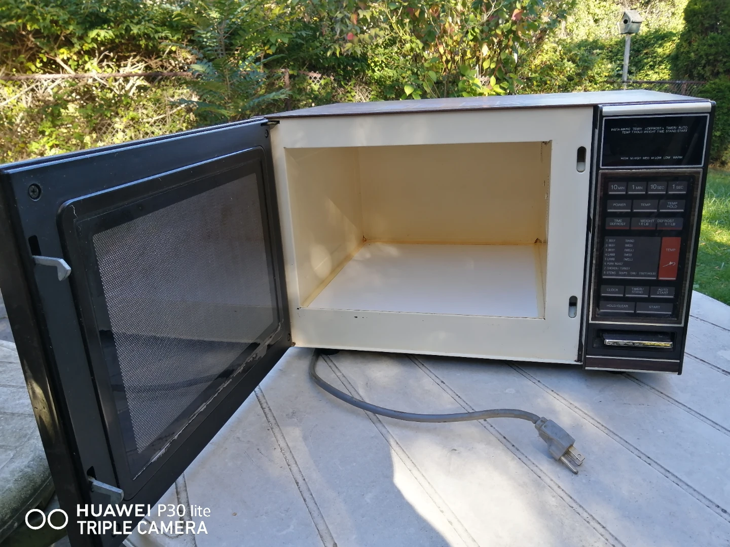 Vintage Quasar Microwave Oven - photo 2