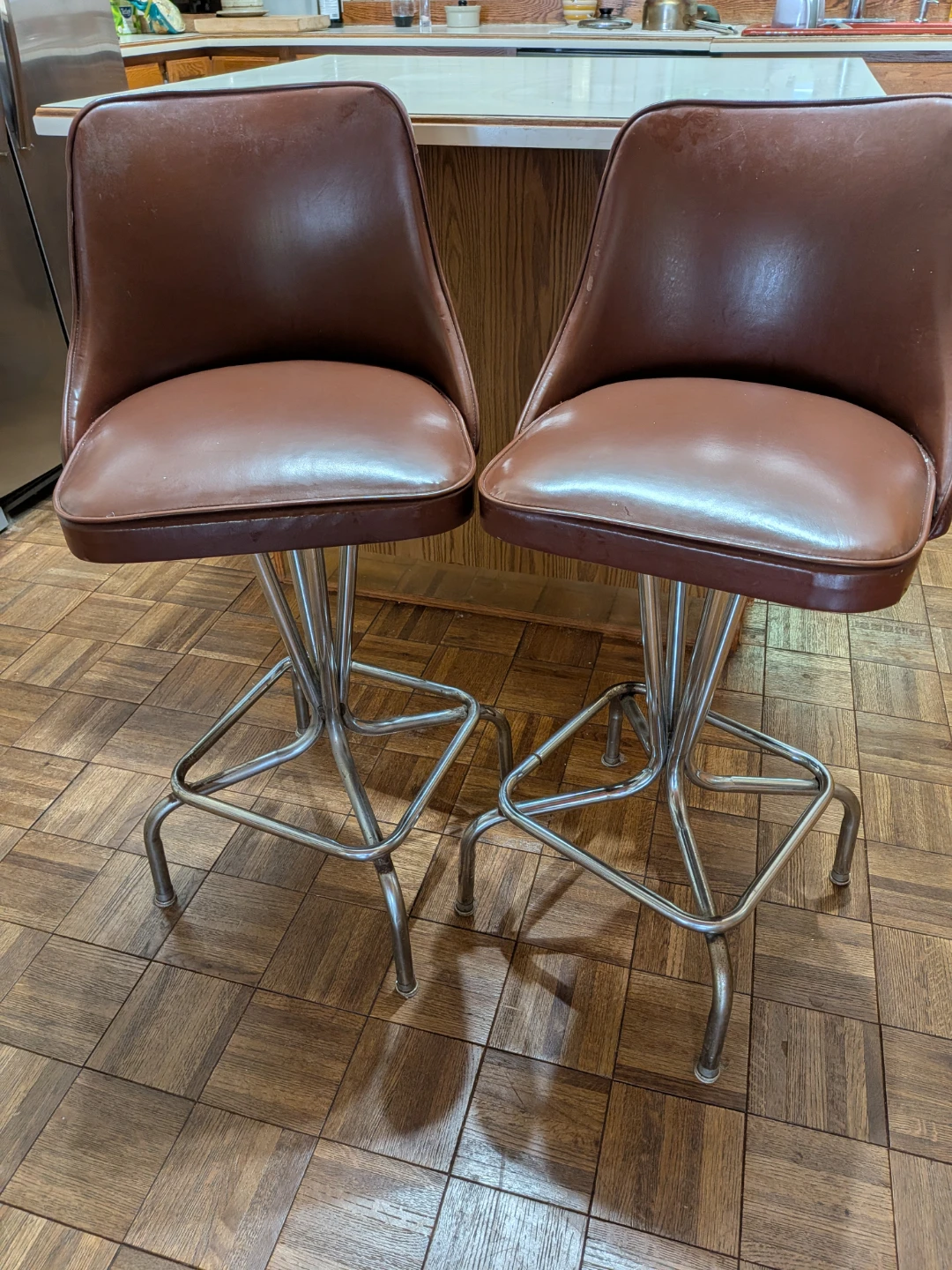Set of 2 Brown Vinyl Bar Stools
