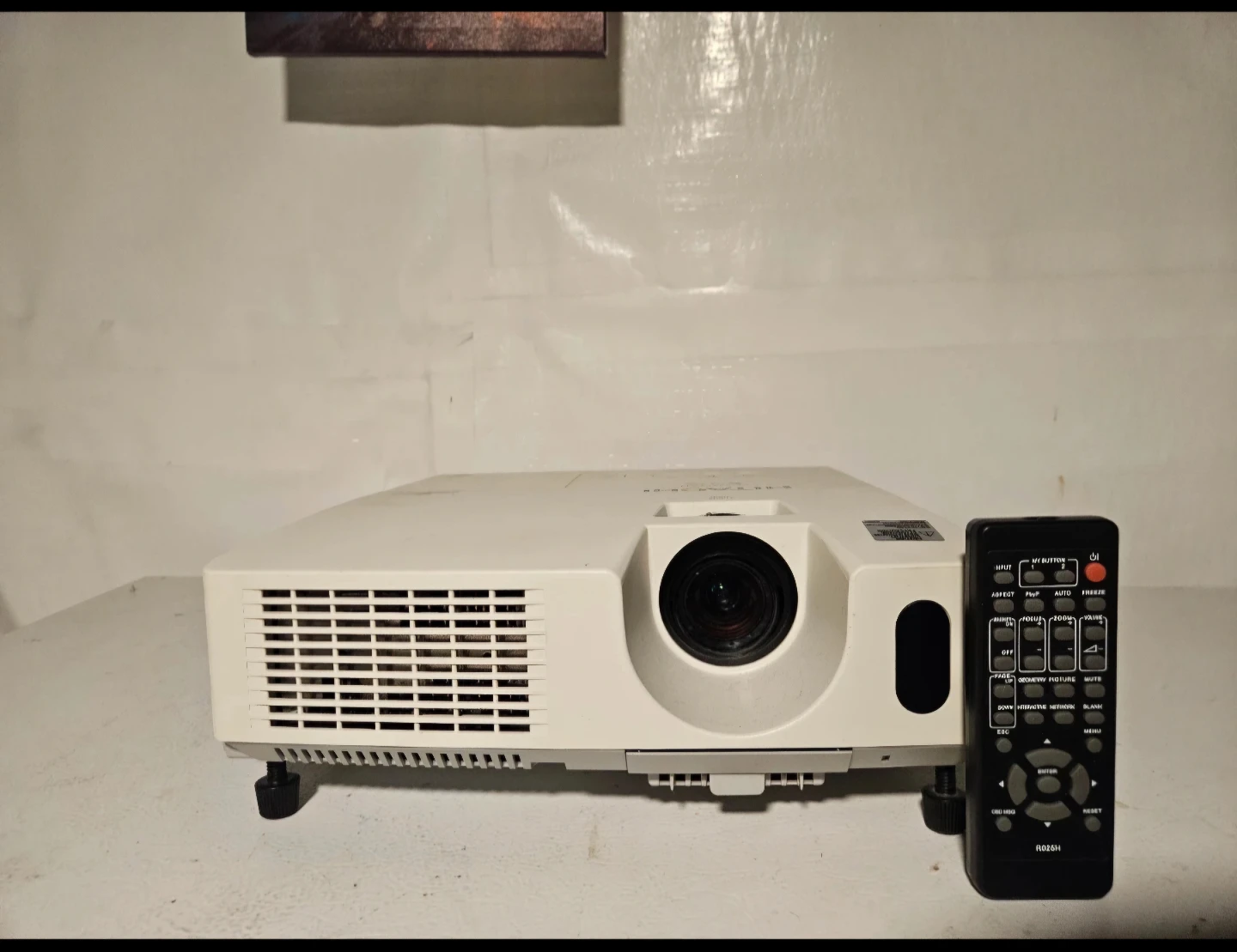 Hitachi CP-X2514WN 3LCD Projector - photo 3