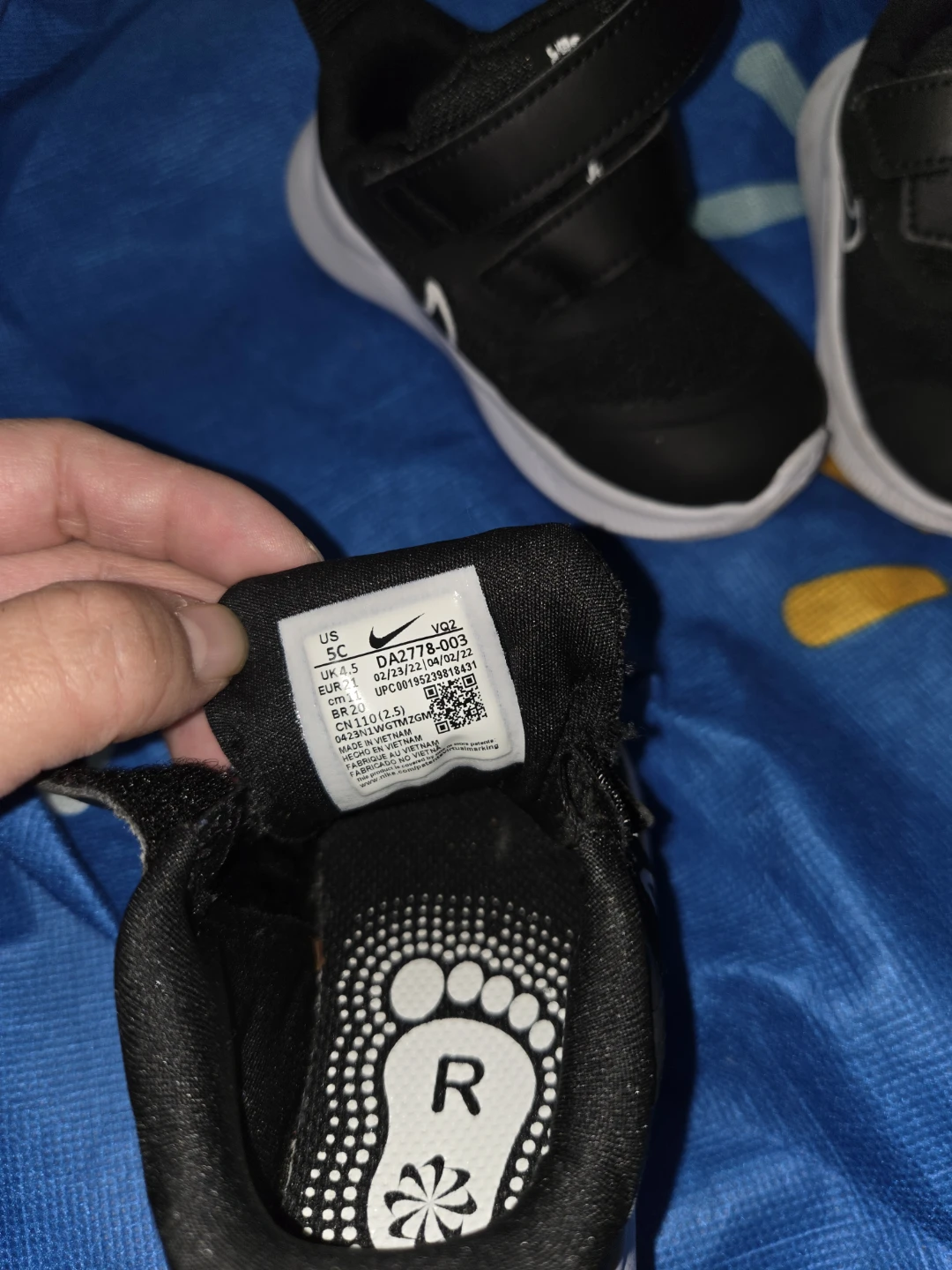 Nike Toddler Black Shoes Size 5C - photo 3