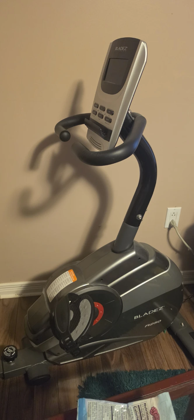 🚴 Bladez Fitness Exercise Bike – Great for Home Workouts! - photo 4