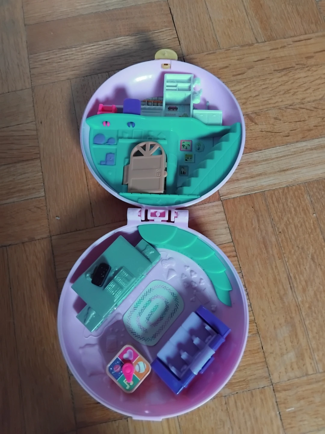 Polly Pocket Donut Compact Playset - photo 2