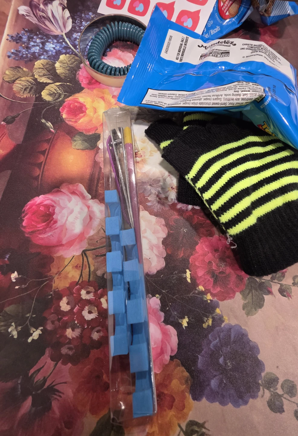 Snacks, Beauty Related Stuff, and Gloves - photo 2