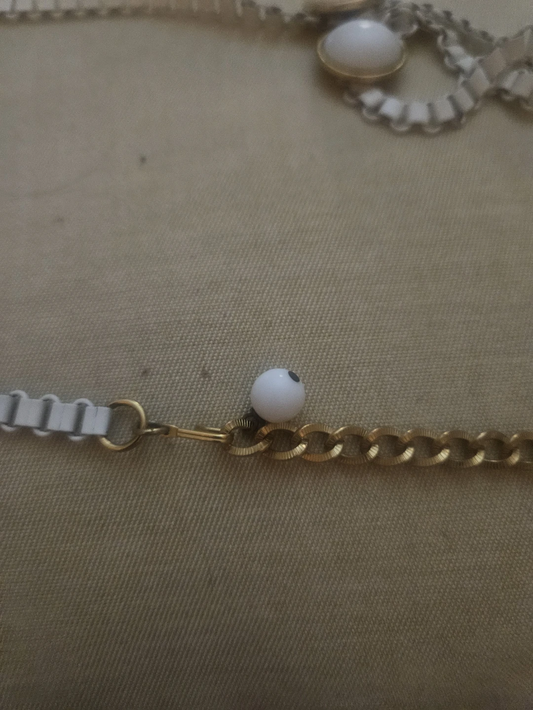Vintage 70s- White and Gold Tone Chain Belt - photo 2