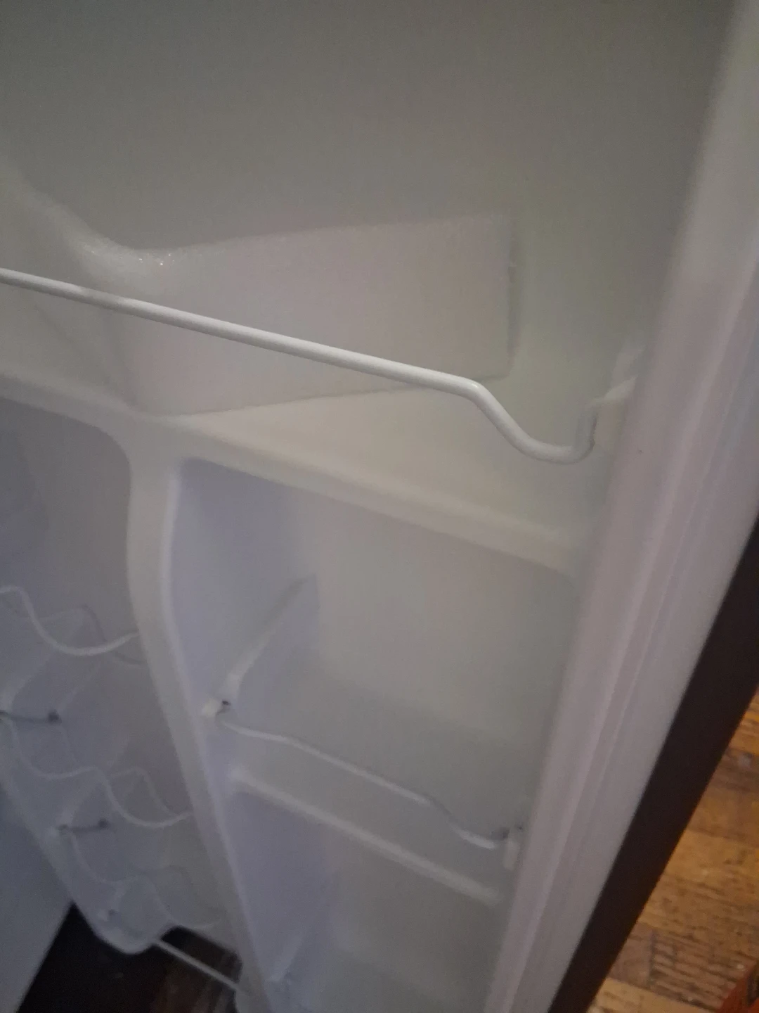 Galanz Mini Refrigerator - photo 3
