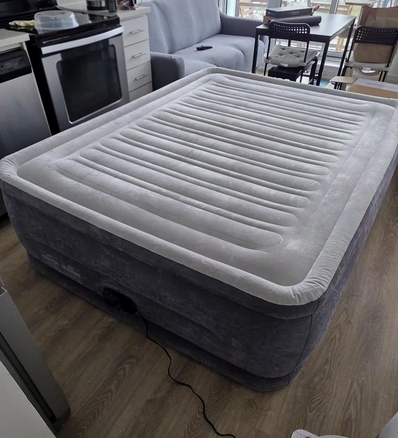 Queen-Size Air Mattress with Built-in Electric Pump – Grey - photo 2