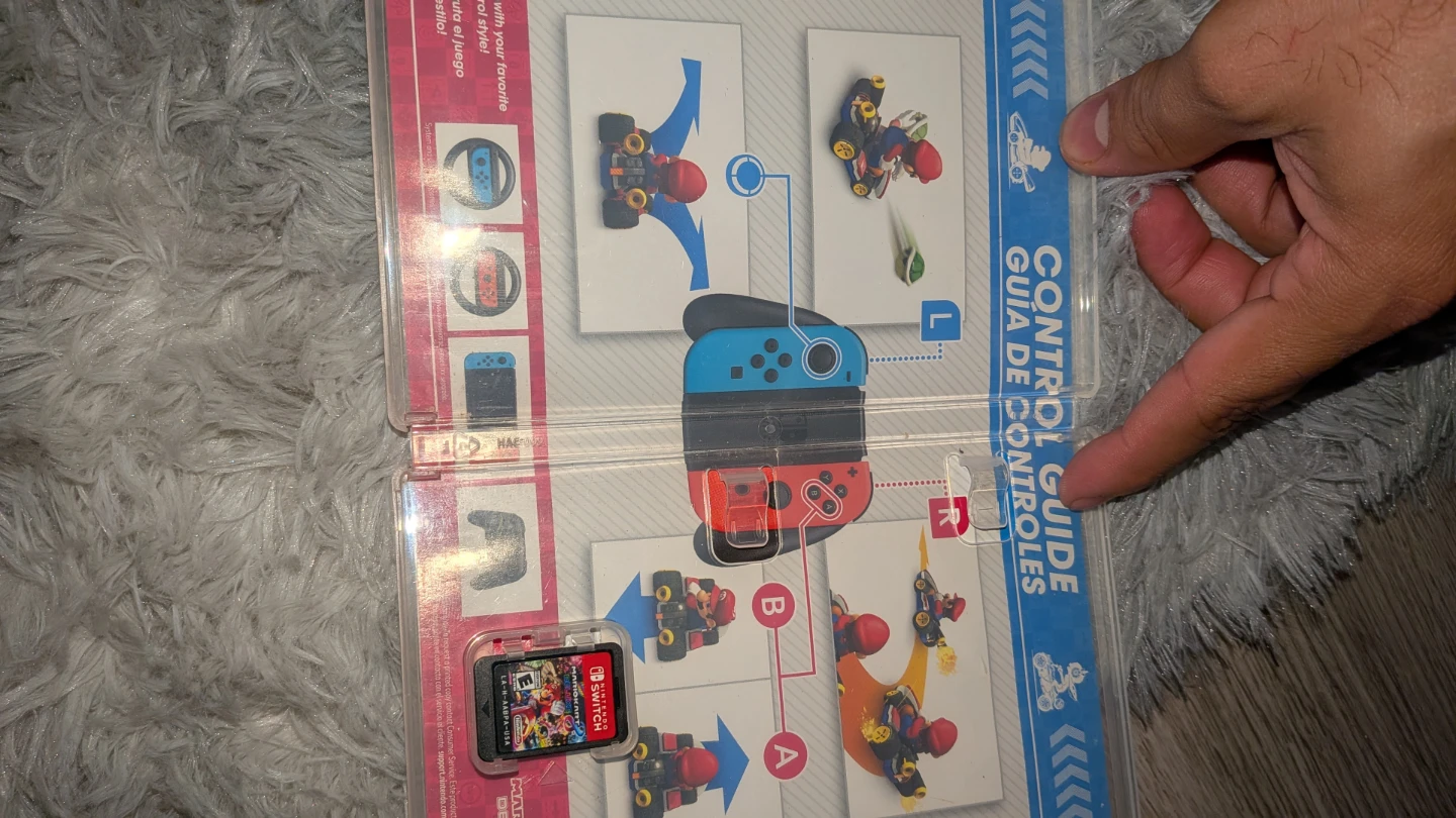 Mario Kart 8 Deluxe for Nintendo Switch - photo 3