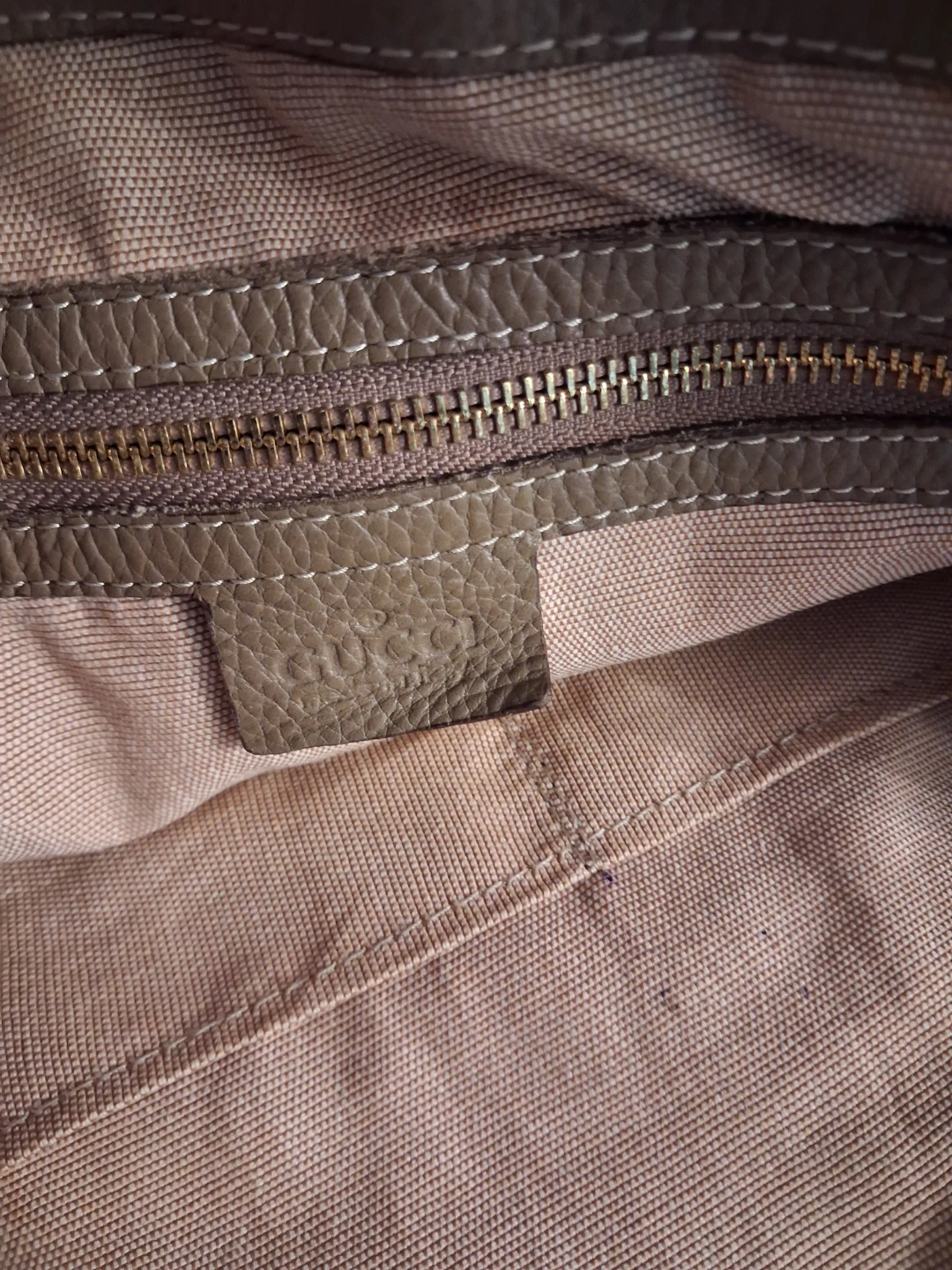 G Soho Leather Tote Bag - photo 4