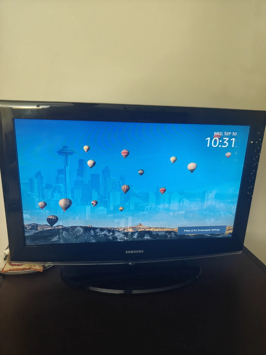 Samsung 32" LCD TV – Great Working Condition