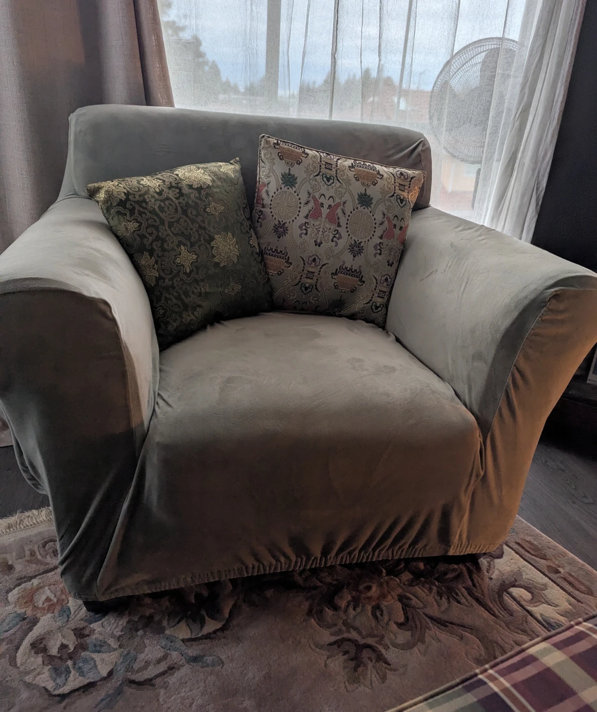 Big Comfy Chair - photo 3